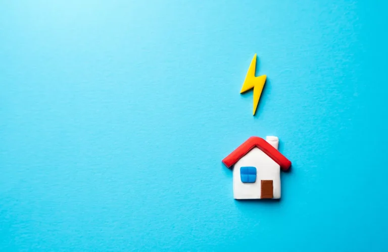 ISO and RTO in Deregulated Markets image with a play dough little house and lighting bolt show how the house is connected to the electrical grid that utility companies supply.
